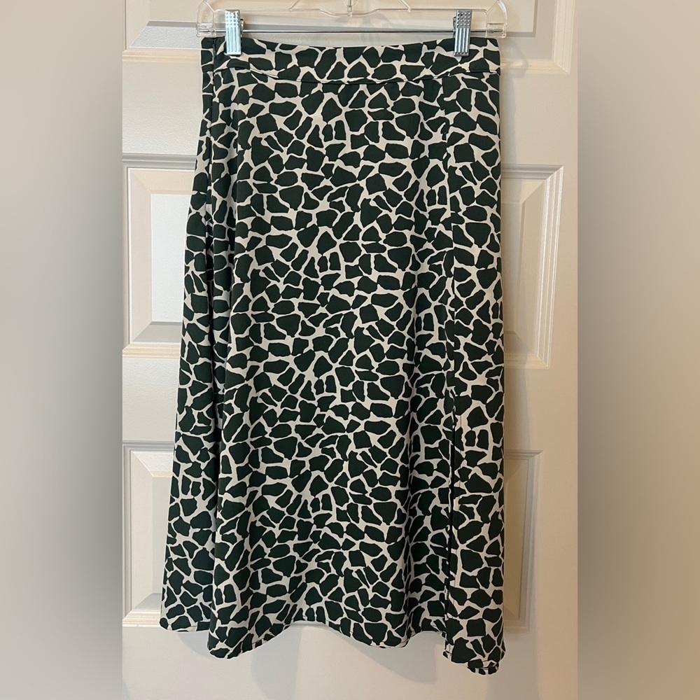 SHEIN Forest Green and White Patterned skirt